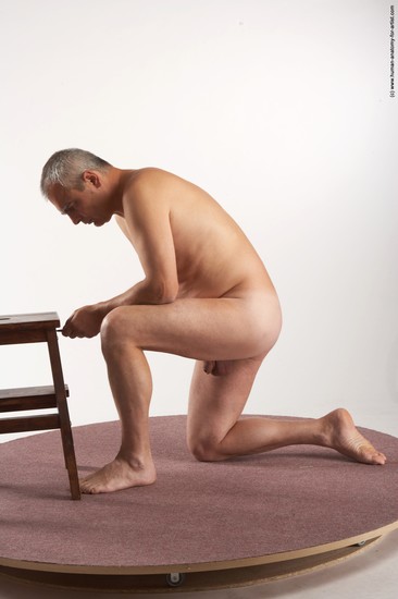 Nude Daily activities Man White Kneeling poses - ALL Average Short Grey Kneeling poses - on one knee Realistic