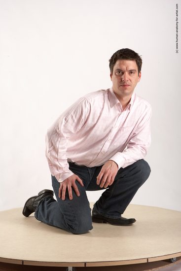 Casual Man White Kneeling poses - ALL Average Short Brown Kneeling poses - on one knee Academic