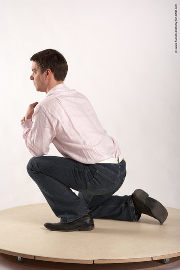 Casual Man White Kneeling poses - ALL Average Short Brown Kneeling poses - on one knee Academic