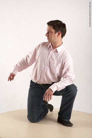 Casual Man White Kneeling poses - ALL Average Short Brown Kneeling poses - on one knee Academic