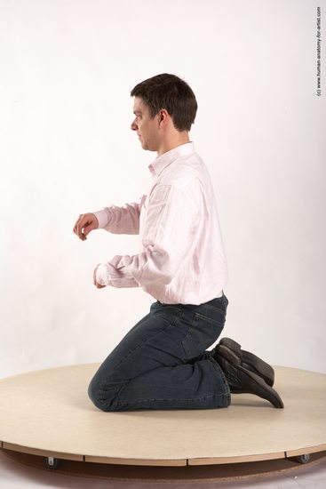 Casual Man White Kneeling poses - ALL Average Short Brown Academic