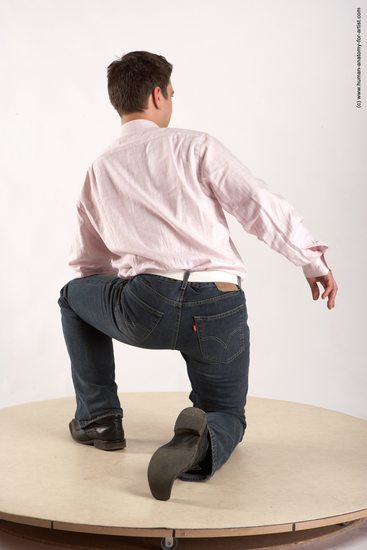 Casual Man White Kneeling poses - ALL Average Short Brown Kneeling poses - on one knee Academic