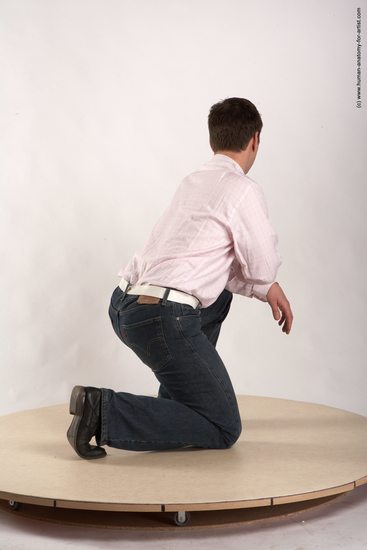 Casual Man White Kneeling poses - ALL Average Short Brown Kneeling poses - on one knee Academic