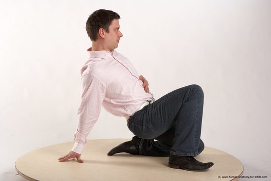 Casual Man White Kneeling poses - ALL Average Short Brown Kneeling poses - on one knee Academic