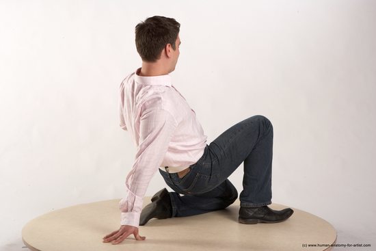 Casual Man White Kneeling poses - ALL Average Short Brown Kneeling poses - on one knee Academic