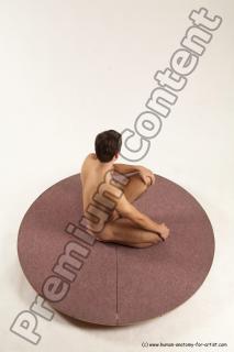 ambroz kneeling 08a