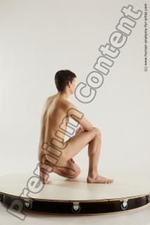 jamie kneeling 01 28b