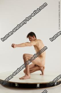 jamie kneeling 03 21b