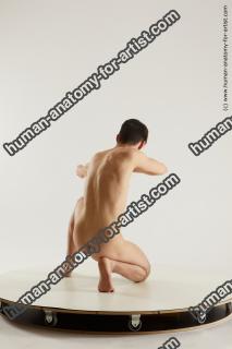 jamie kneeling 03 26b