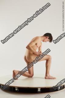 jamie kneeling 04 13b